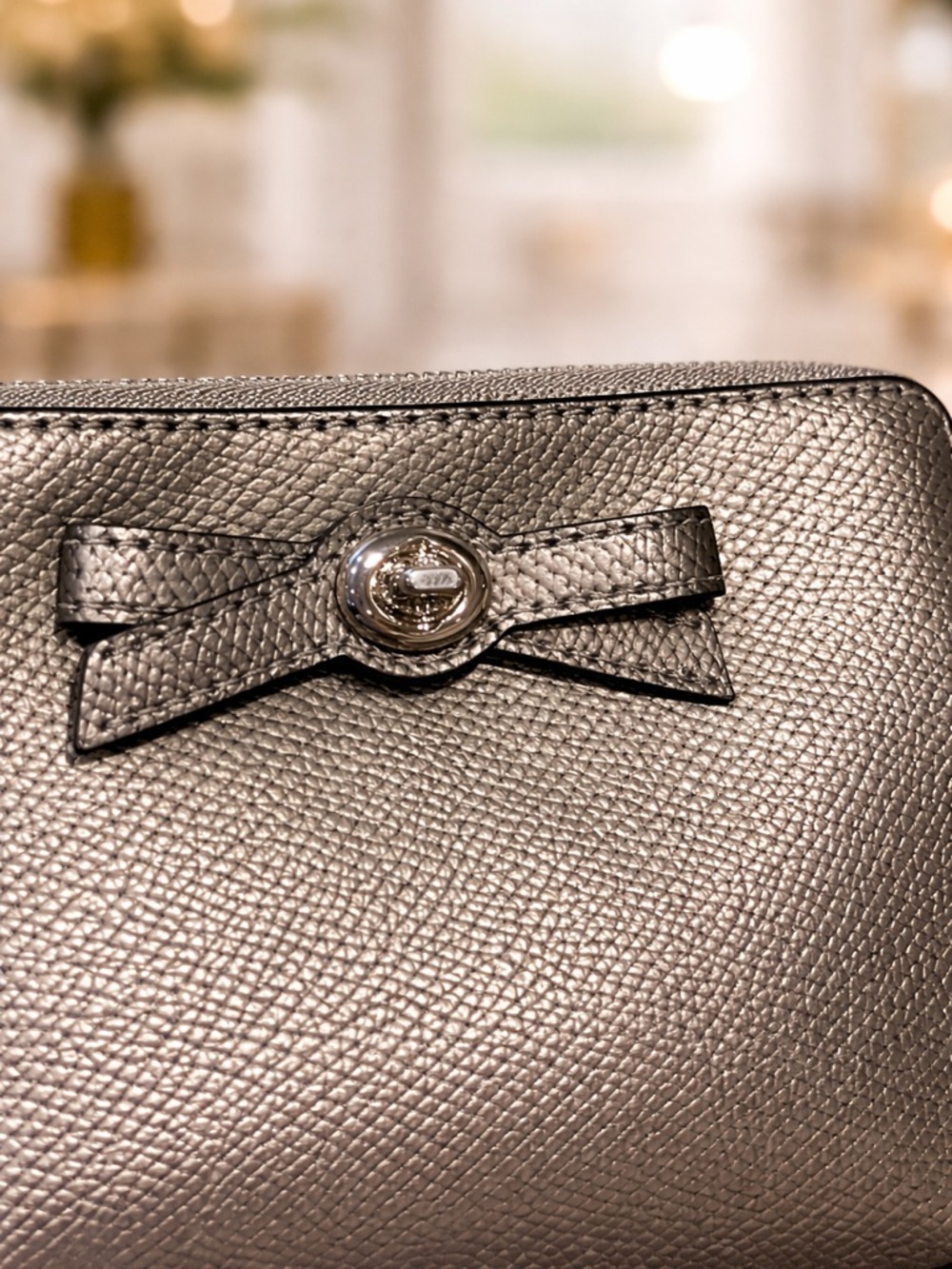 EUC Coach Metallic Gunmetal Silver Leather Wristlet Clutch - Picture 4 of 8